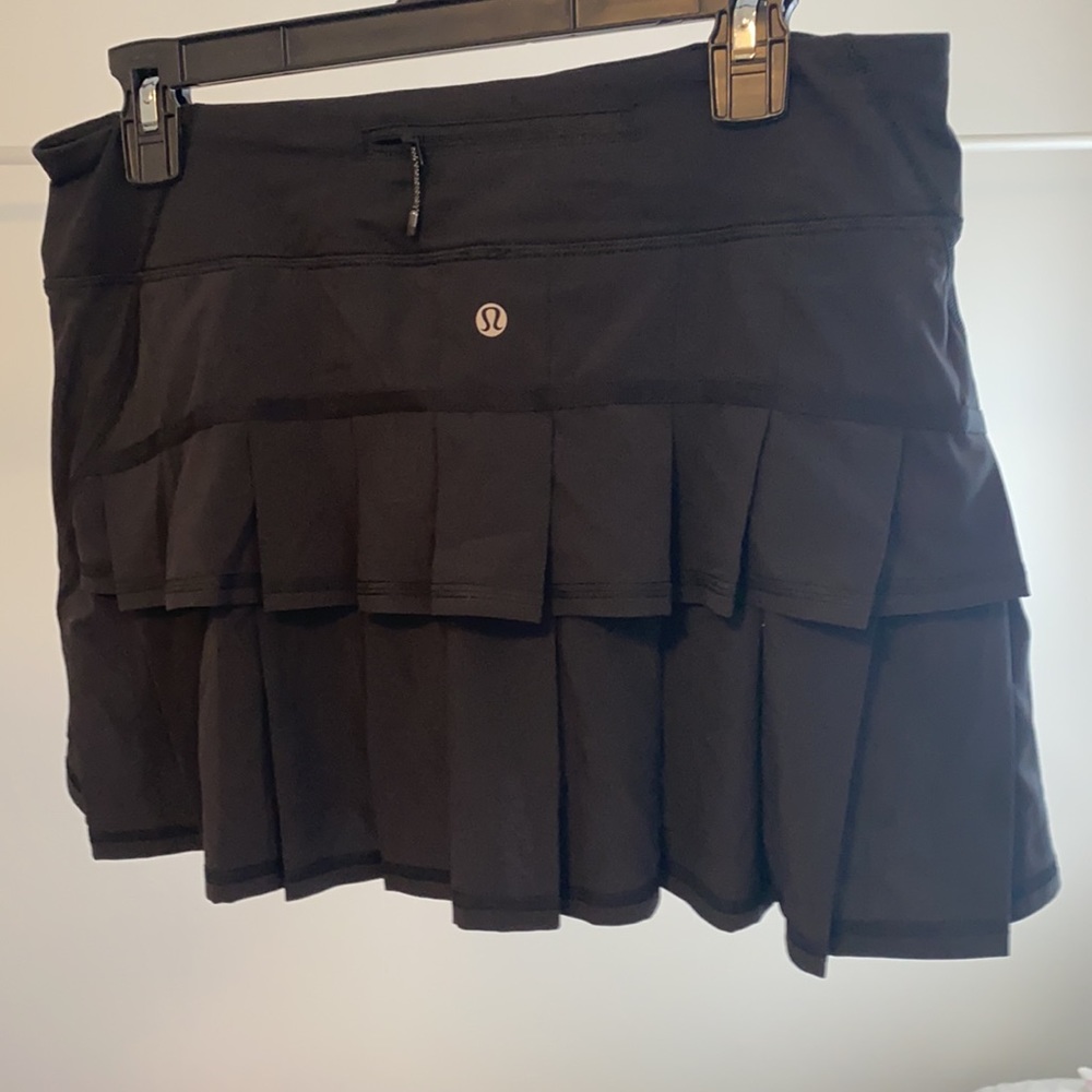 Lululemon Black skirt size 8 reg worn once